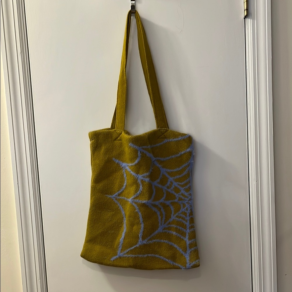 NWT Urban Outfitters SpiderWeb Knit Ellie Icon Tote Bag
